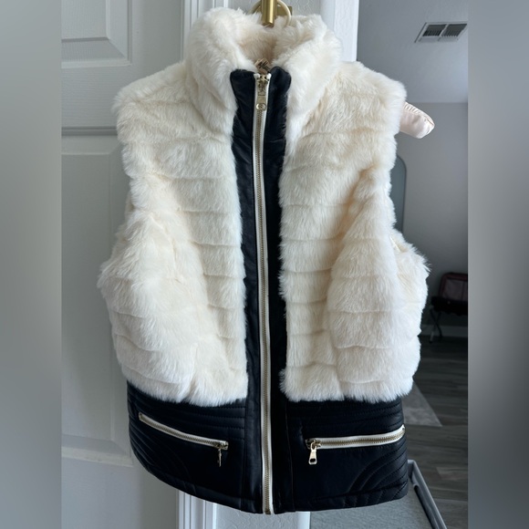 Ci Sono Jackets & Blazers - Ci Sono faux leather and faux fur zip up vest size small like new!!